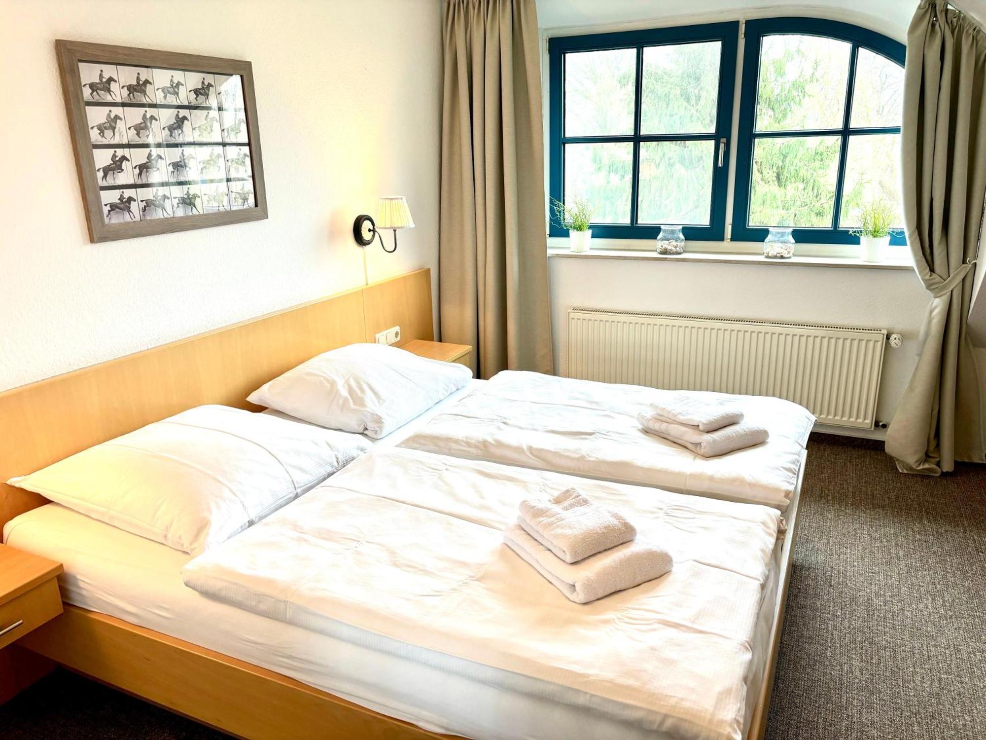 Komfortables Reetdachferienhaus Hasel 1 Puddemin 外观 照片