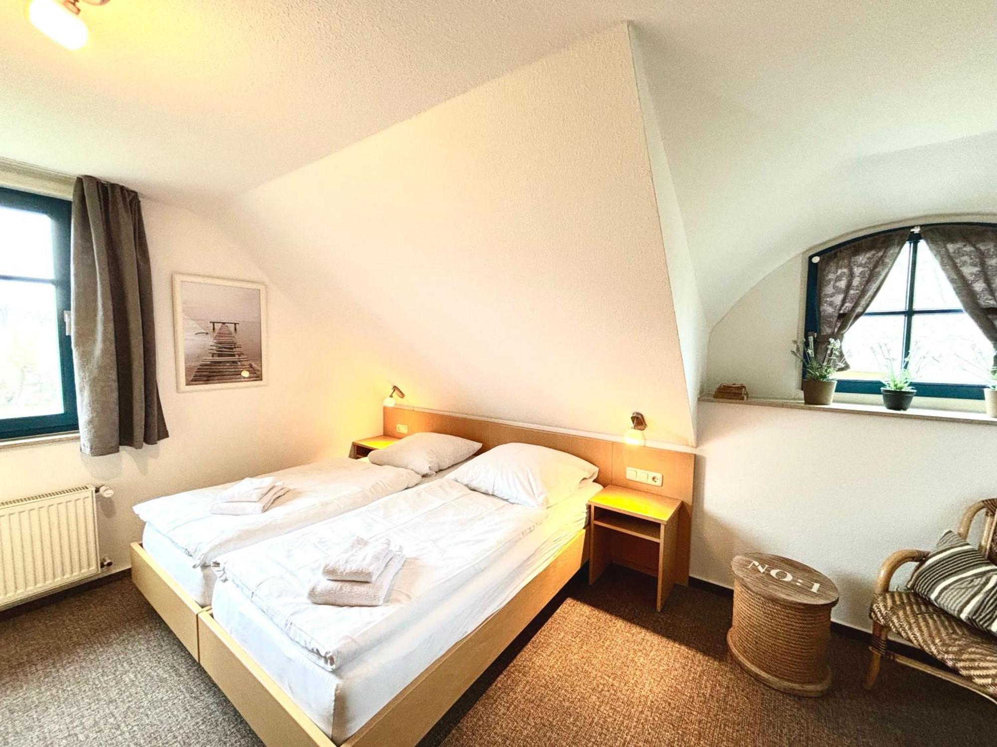 Komfortables Reetdachferienhaus Hasel 1 Puddemin 外观 照片